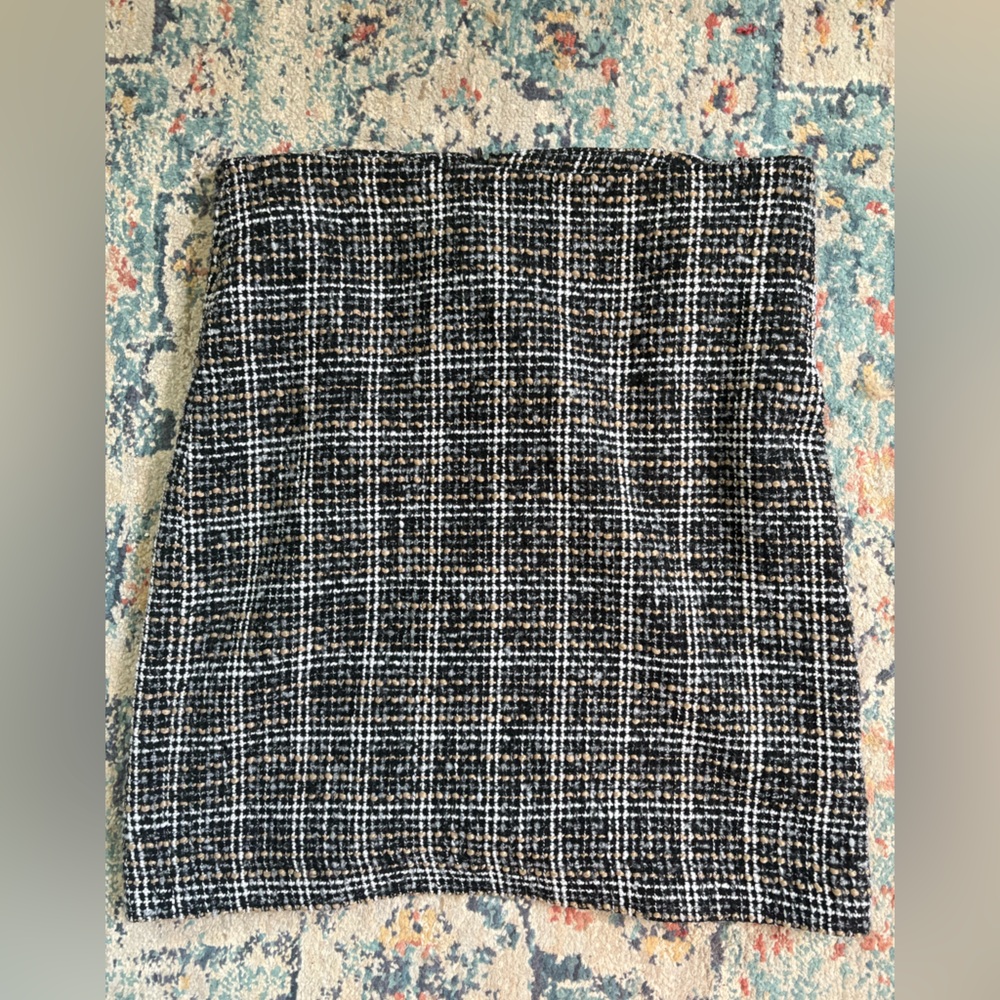Monroe & Main Tweed Skirt in Black and Tan